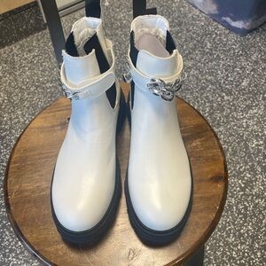 Cushionaire Sleek White and Black Ankle Boots with Strap Detail, 7, NWT